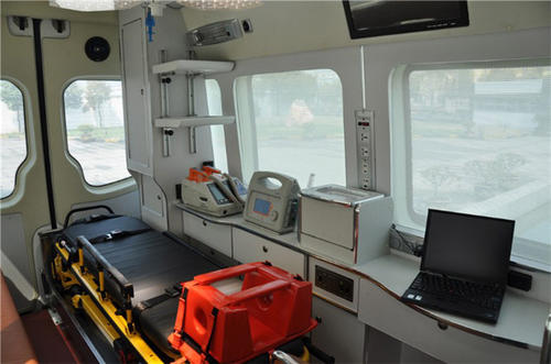 安国市救护车内部